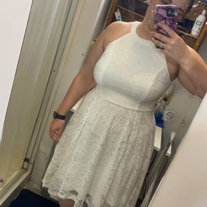 L white lace dress